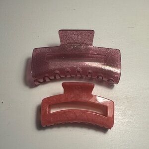 NWOT - Lot of 2 lululemon claw clips, one large + one xtra large
